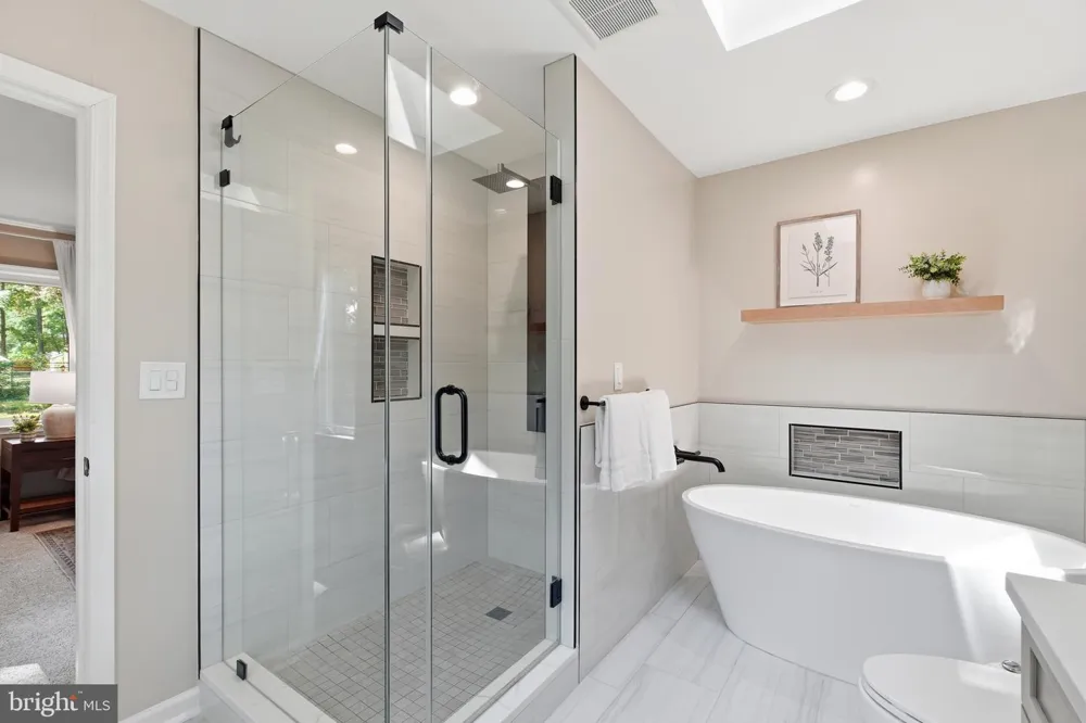 7712 FRANCES DRIVE Alexandria, VA 22306