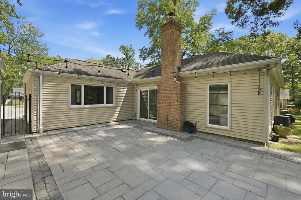 7712 FRANCES DRIVE Alexandria, VA 22306