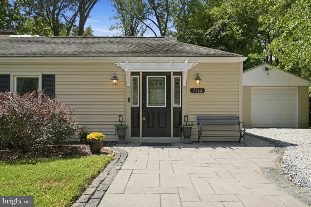 7712 FRANCES DRIVE Alexandria, VA 22306