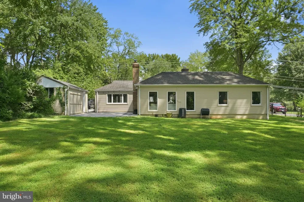 7712 FRANCES DRIVE Alexandria, VA 22306