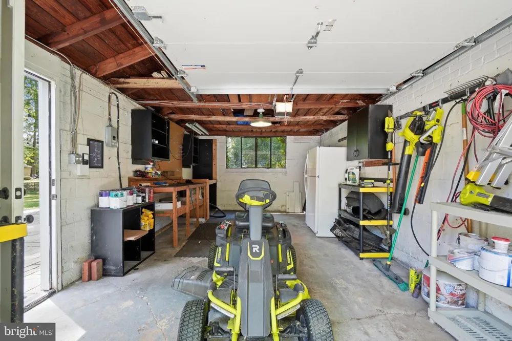 7712 FRANCES DRIVE Alexandria, VA 22306