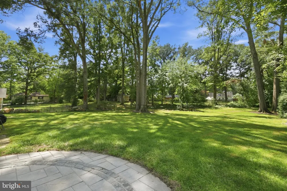 7712 FRANCES DRIVE Alexandria, VA 22306