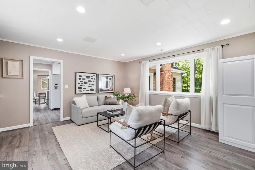 7712 FRANCES DRIVE Alexandria, VA 22306