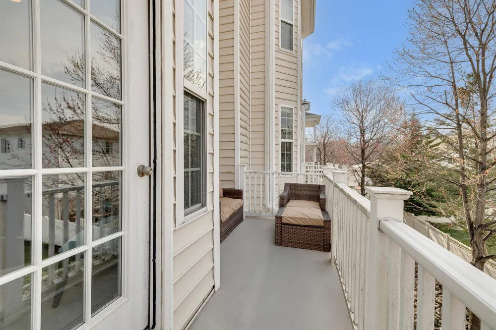 5 CREEKSIDE CT Secaucus, NJ 07094