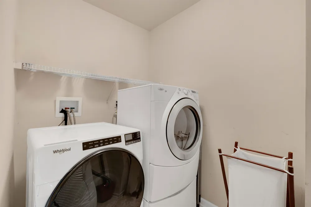 5 CREEKSIDE CT Secaucus, NJ 07094