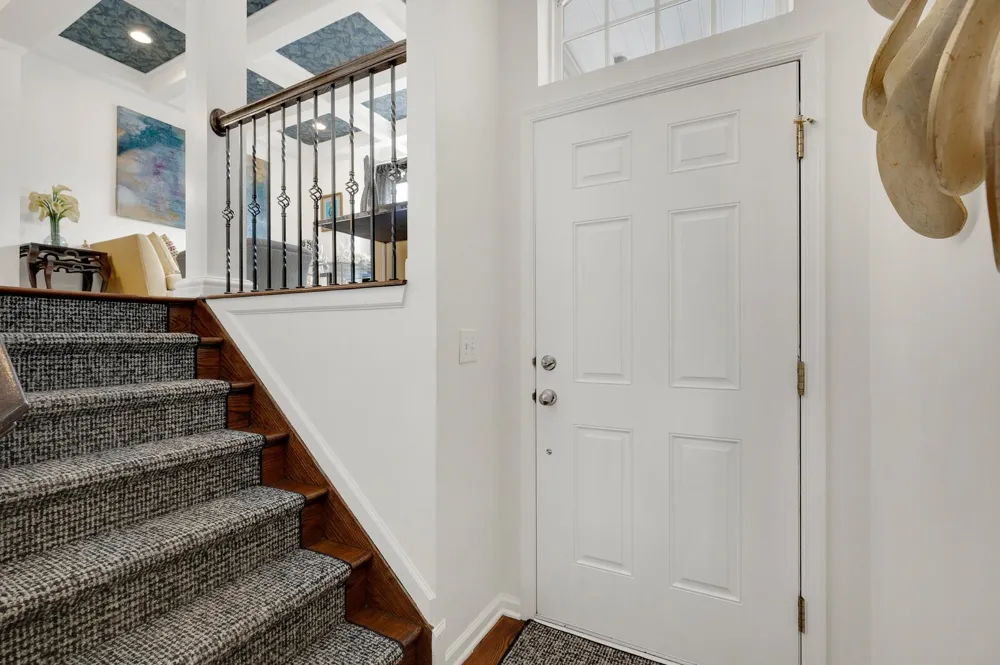 5 CREEKSIDE CT Secaucus, NJ 07094