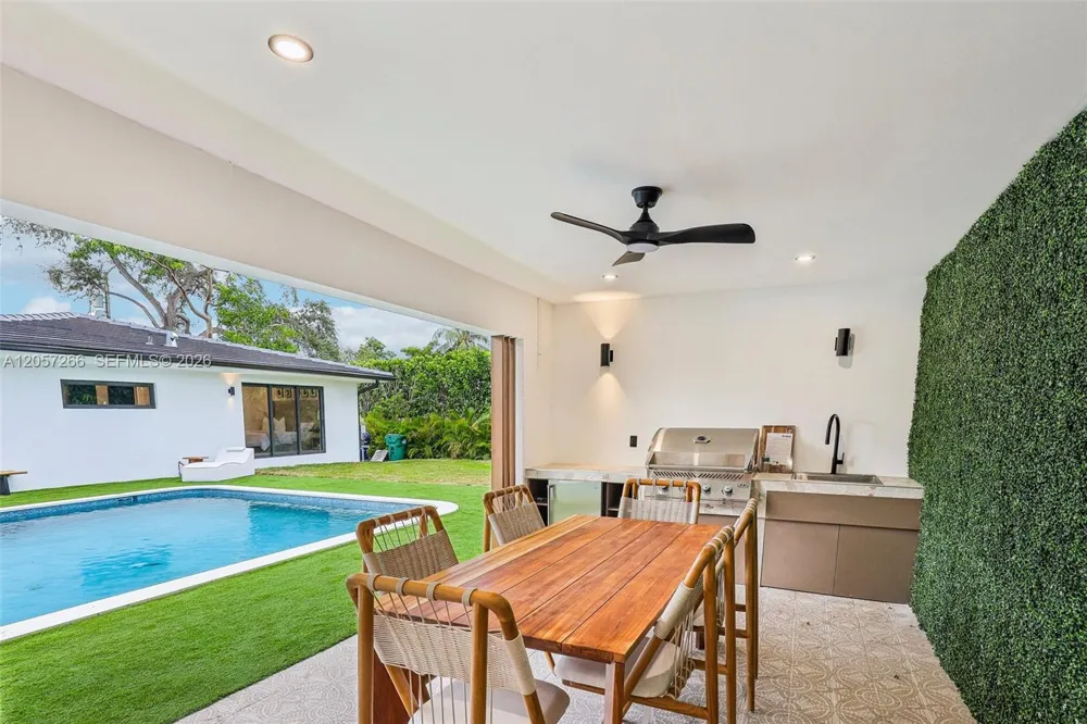 8835 NE 9th Ct Miami, FL 33138
