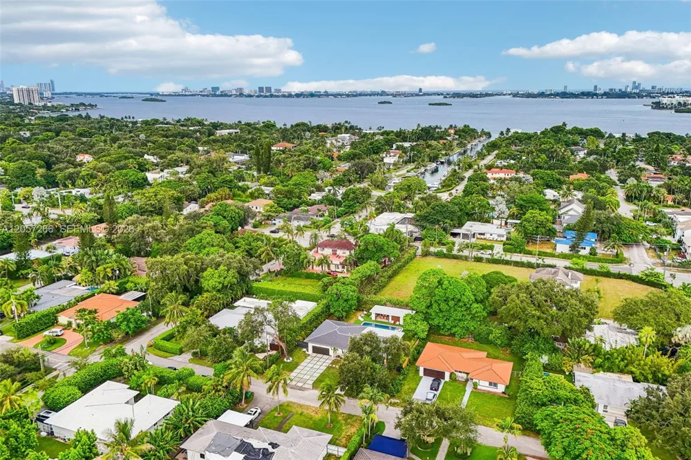 8835 NE 9th Ct Miami, FL 33138