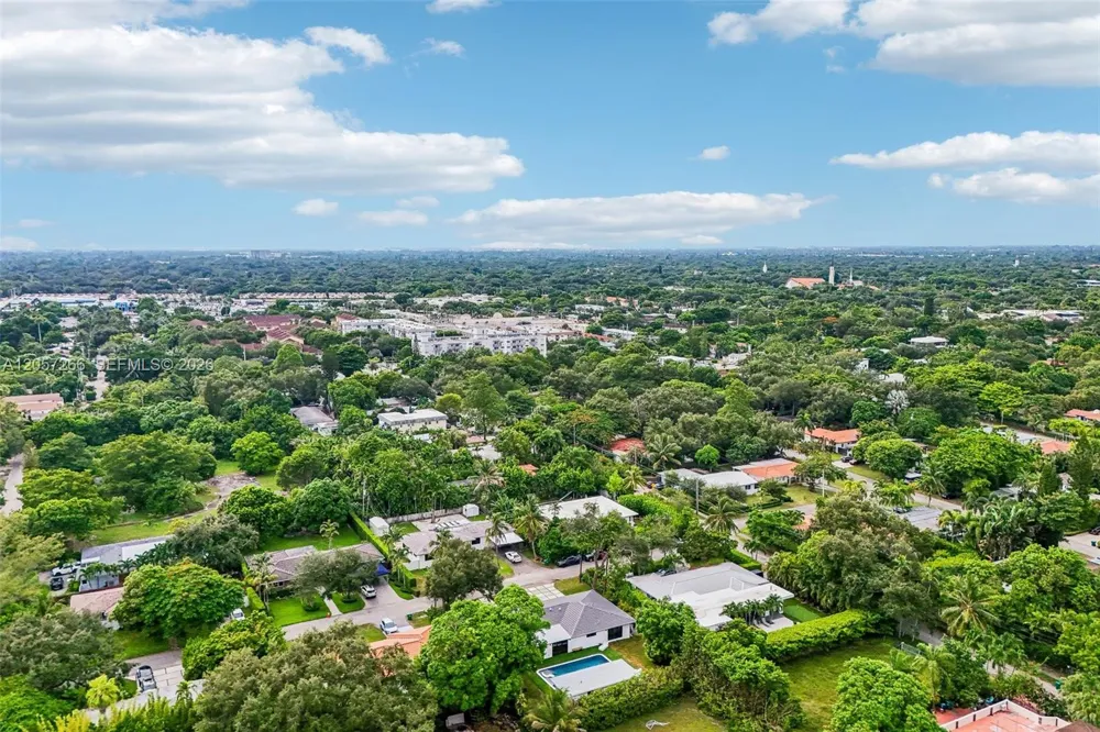 8835 NE 9th Ct Miami, FL 33138