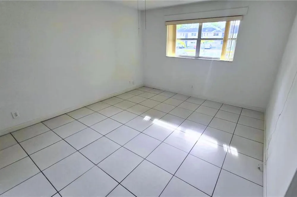 7801 Colony Circle S #106 Tamarac, FL 33321