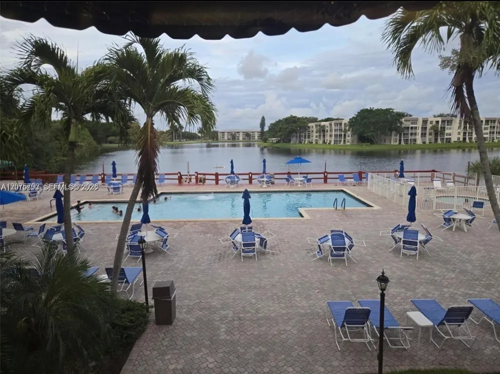 9400 Live Oak Pl #205 Davie, FL 33324