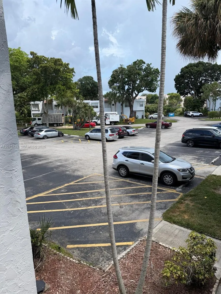 9400 Live Oak Pl #205 Davie, FL 33324