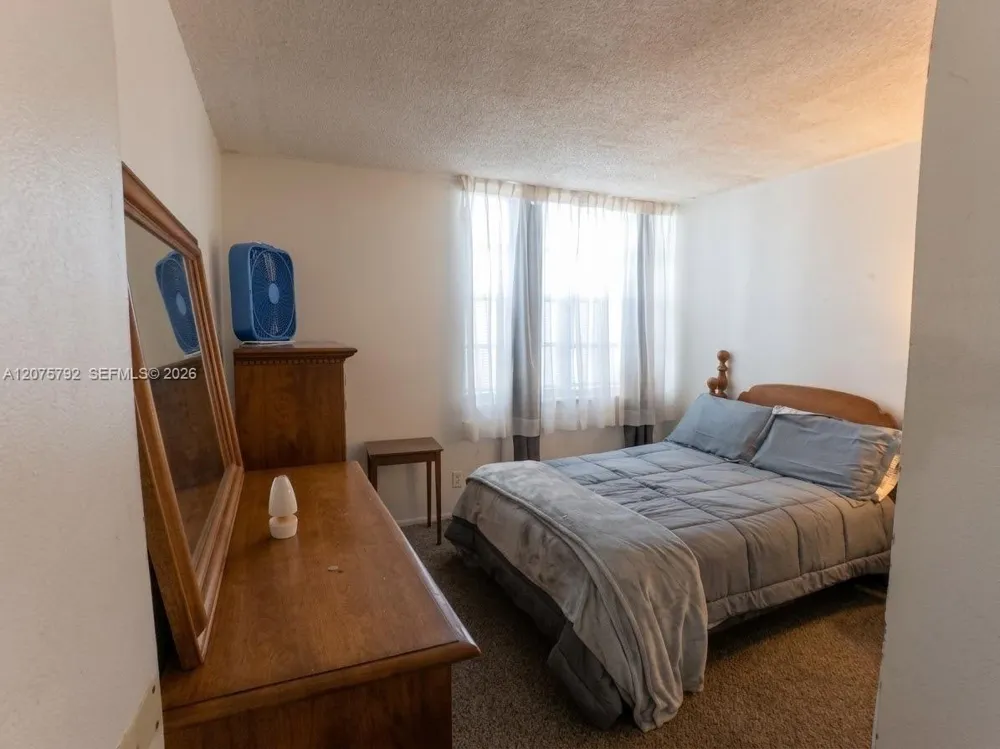 9400 Live Oak Pl #205 Davie, FL 33324