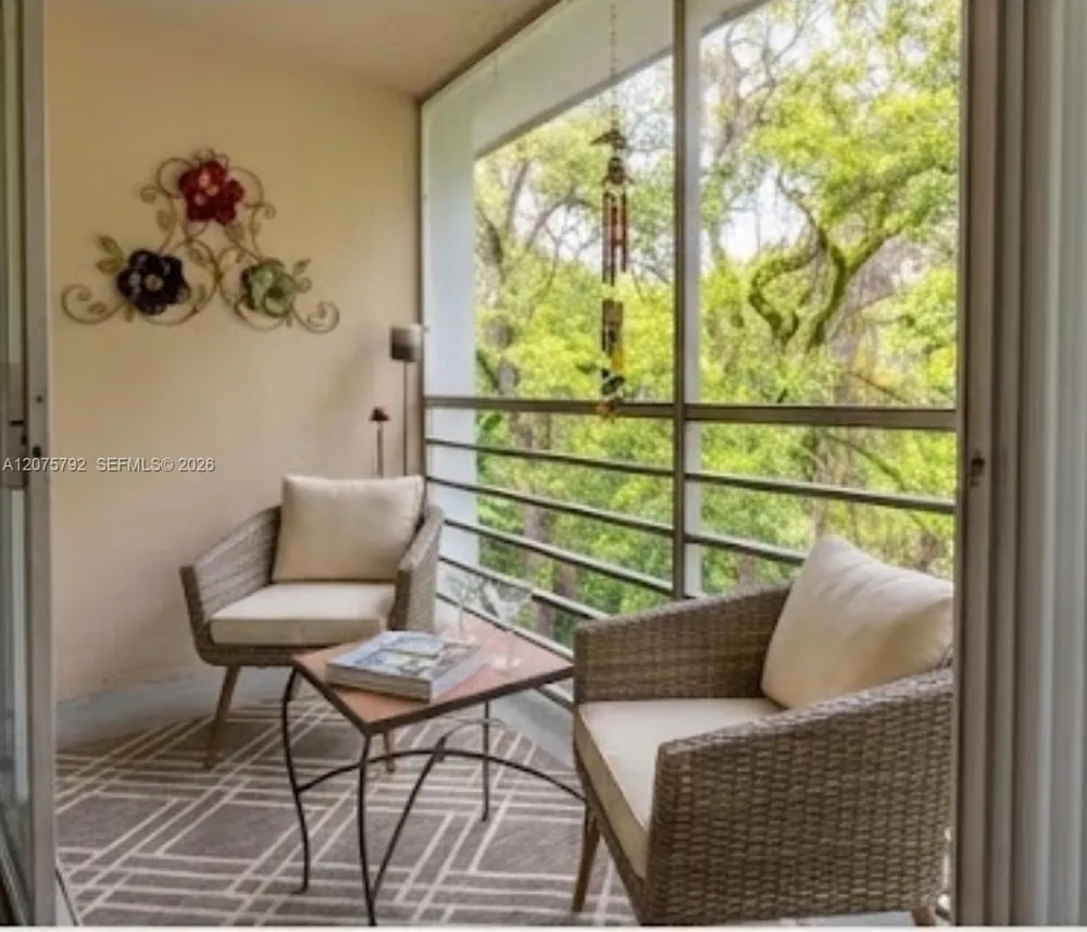 9400 Live Oak Pl #205 Davie, FL 33324