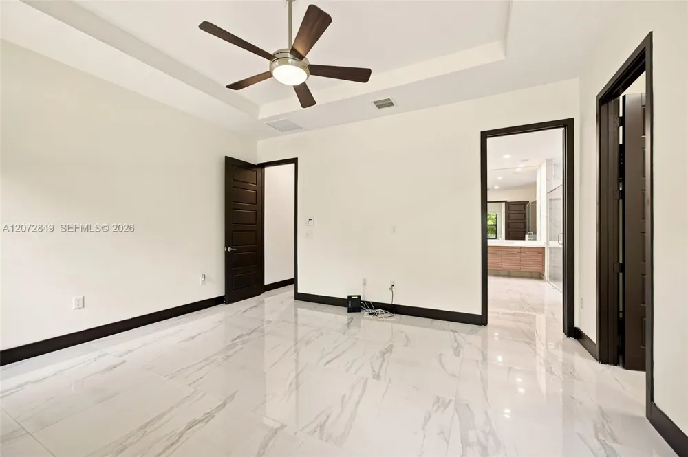8875 NW 161st Ter Miami Lakes, FL 33018