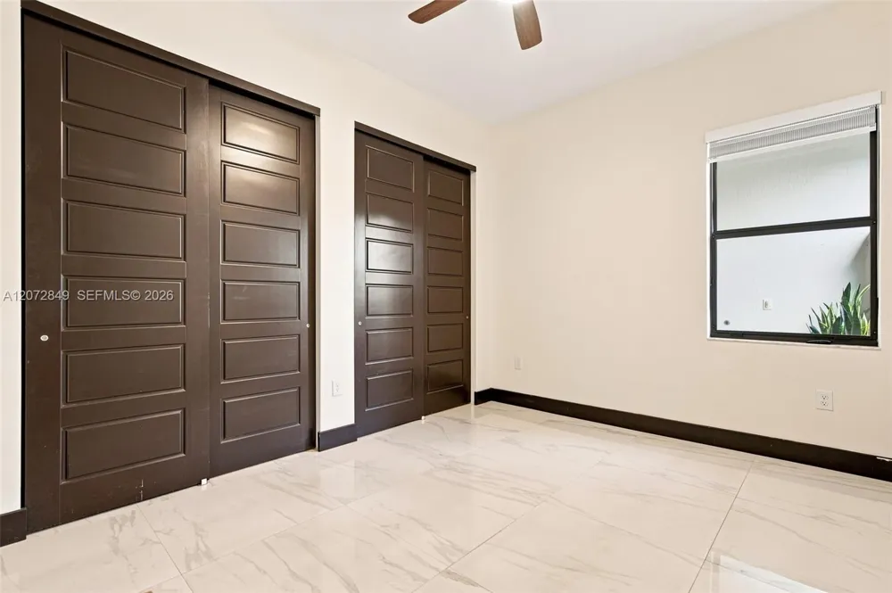 8875 NW 161st Ter Miami Lakes, FL 33018