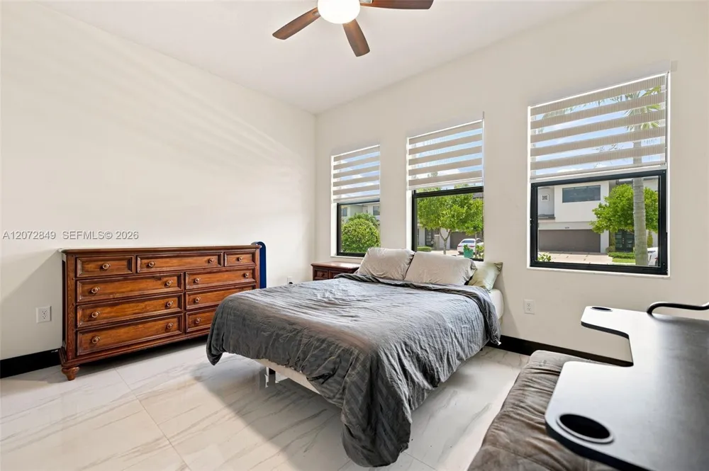 8875 NW 161st Ter Miami Lakes, FL 33018