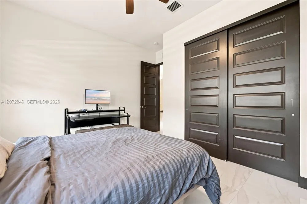 8875 NW 161st Ter Miami Lakes, FL 33018