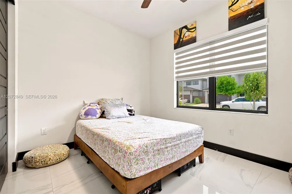 8875 NW 161st Ter Miami Lakes, FL 33018