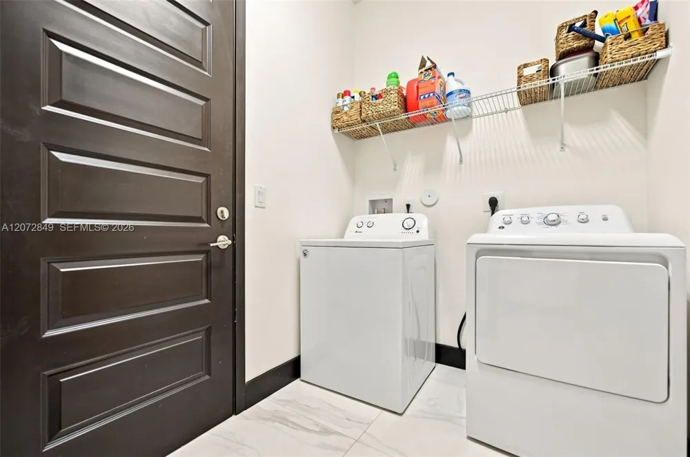 8875 NW 161st Ter Miami Lakes, FL 33018