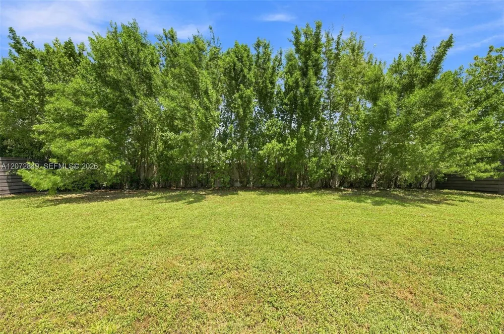 8875 NW 161st Ter Miami Lakes, FL 33018