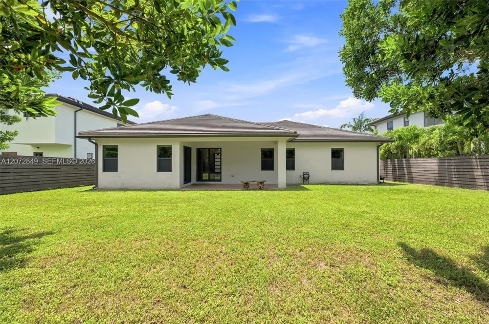 8875 NW 161st Ter Miami Lakes, FL 33018