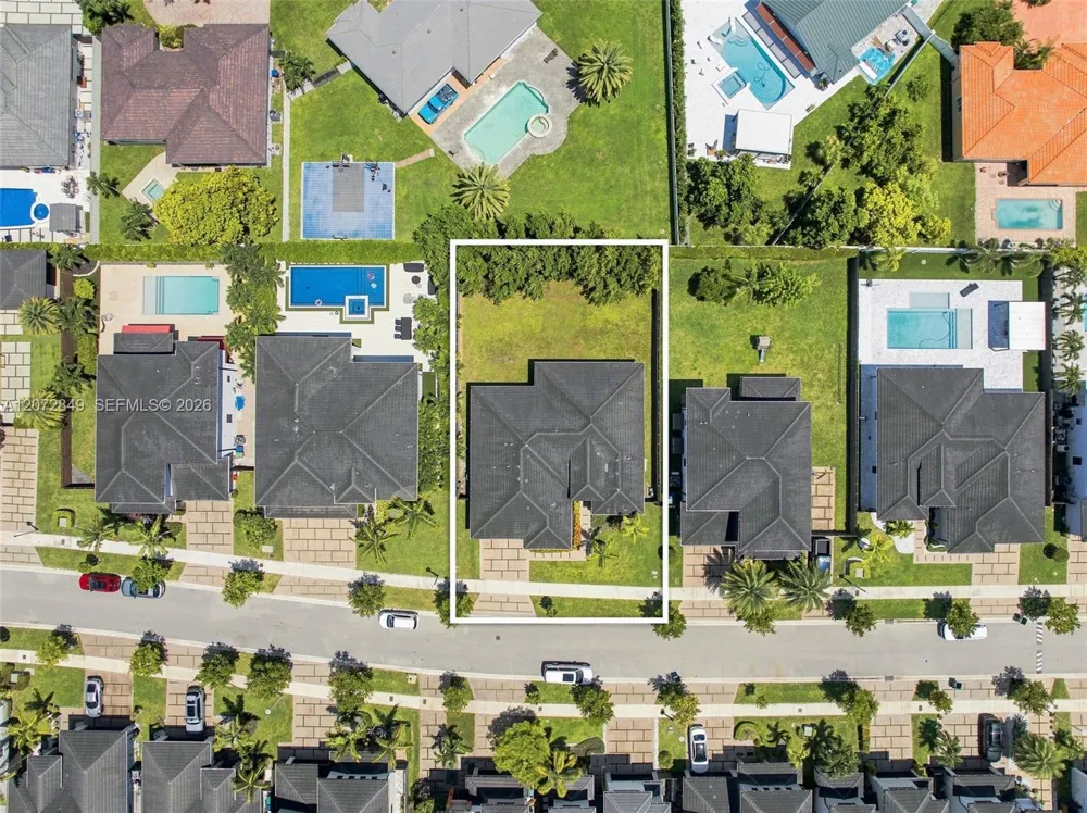 8875 NW 161st Ter Miami Lakes, FL 33018