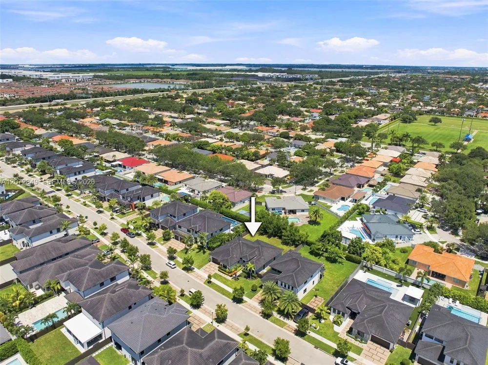 8875 NW 161st Ter Miami Lakes, FL 33018