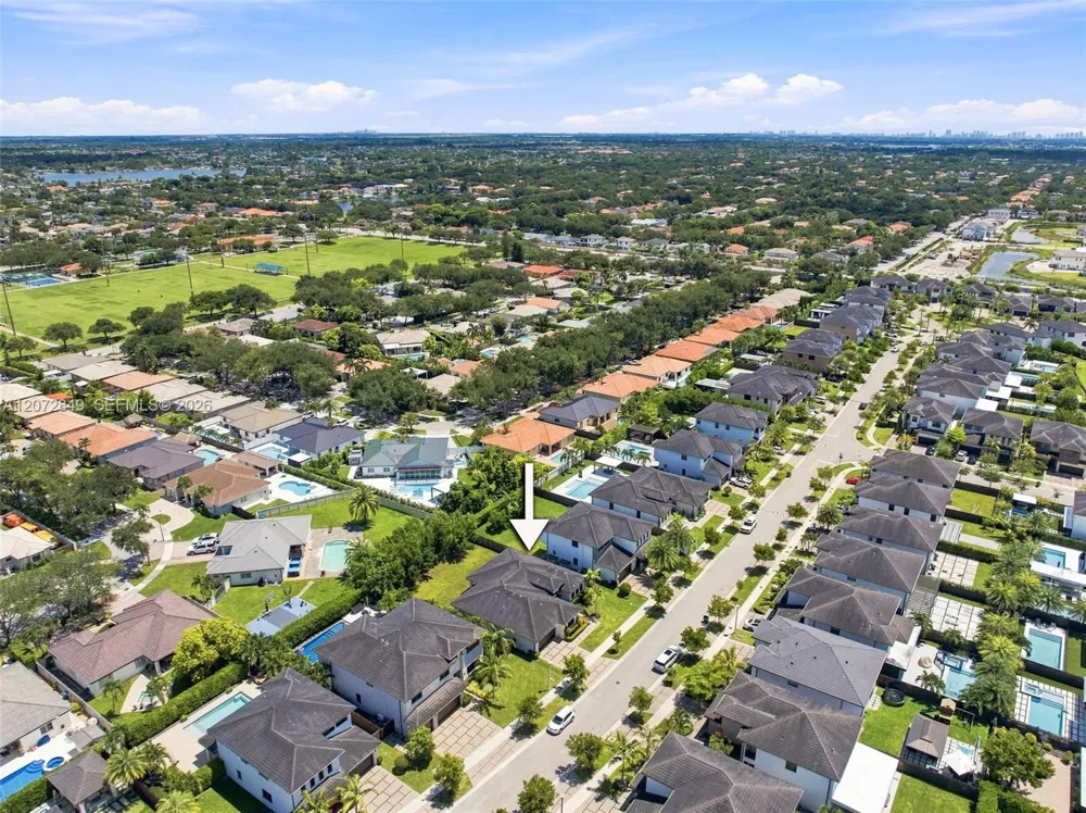 8875 NW 161st Ter Miami Lakes, FL 33018