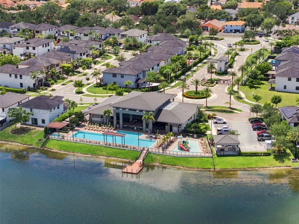 8875 NW 161st Ter Miami Lakes, FL 33018