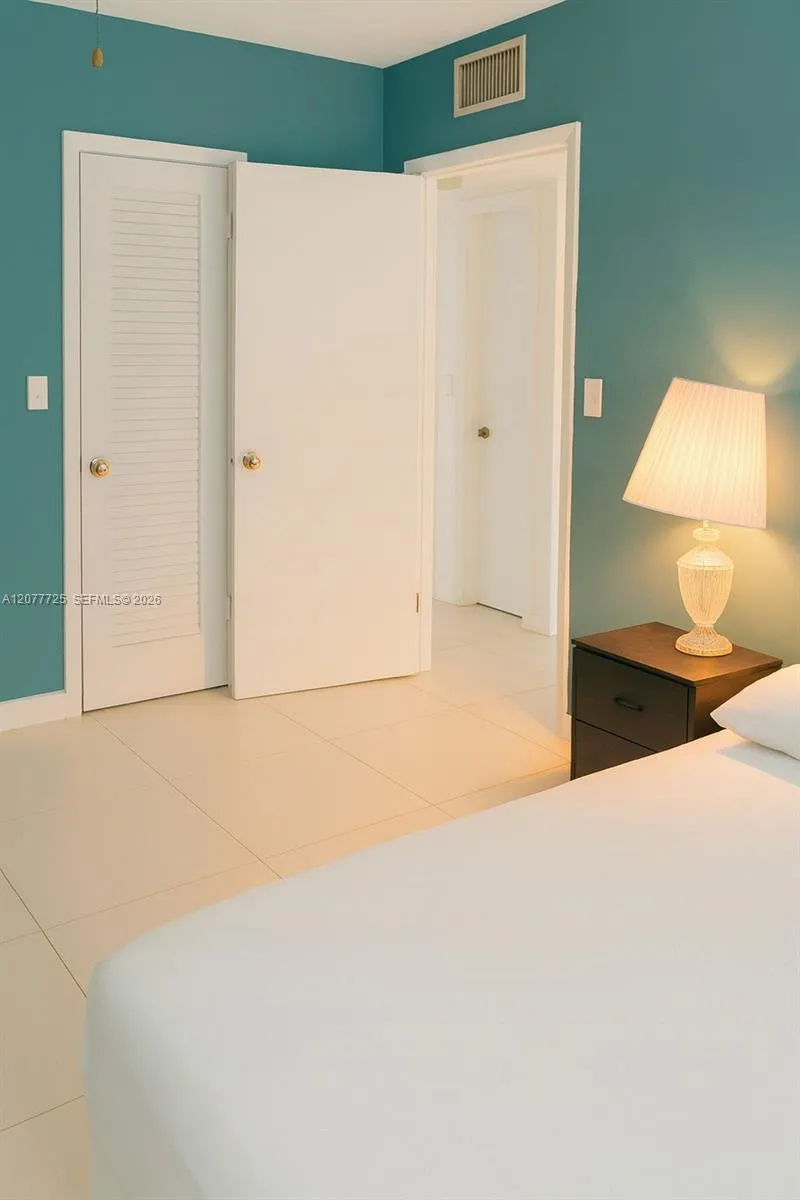 610 NE 12th Ave #308 Hallandale Beach, FL 33009