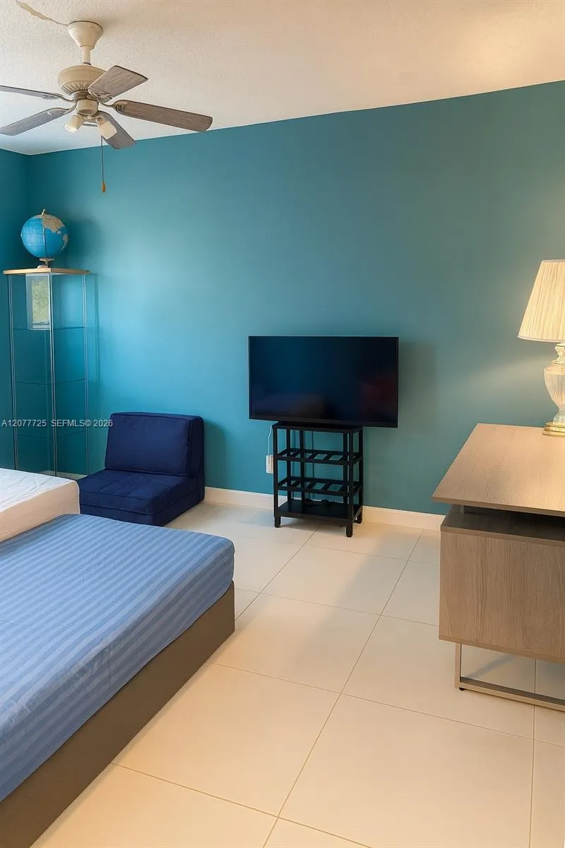 610 NE 12th Ave #308 Hallandale Beach, FL 33009