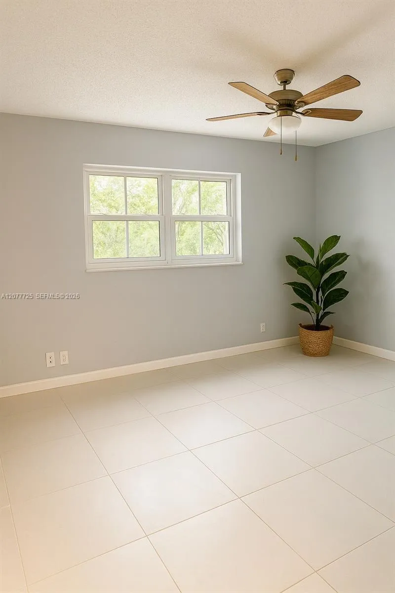 610 NE 12th Ave #308 Hallandale Beach, FL 33009