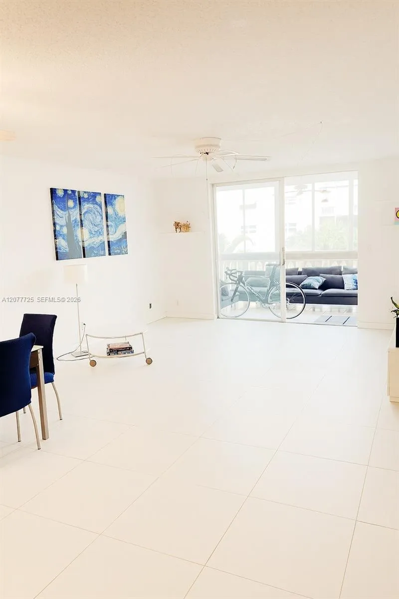 610 NE 12th Ave #308 Hallandale Beach, FL 33009