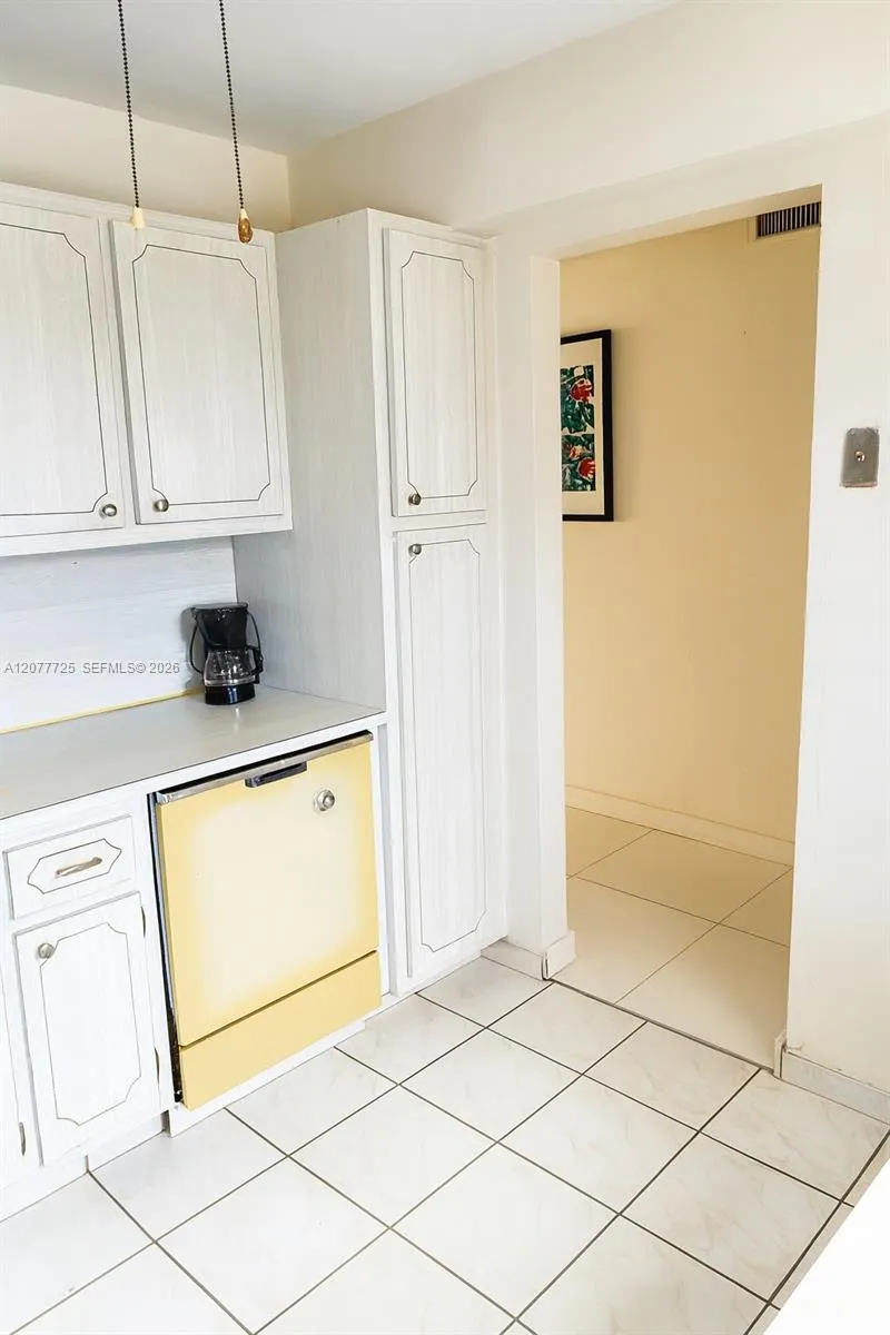 610 NE 12th Ave #308 Hallandale Beach, FL 33009