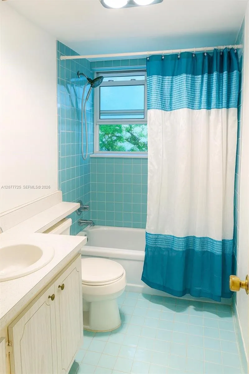 610 NE 12th Ave #308 Hallandale Beach, FL 33009