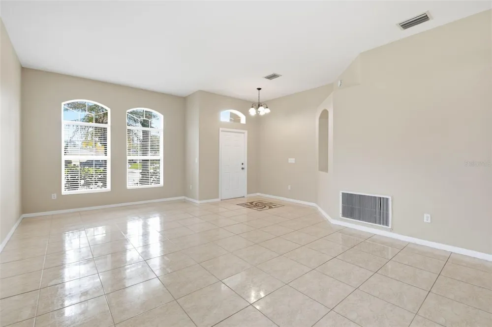 5337 OUTLOOK WAY Zephyrhills, FL 33541