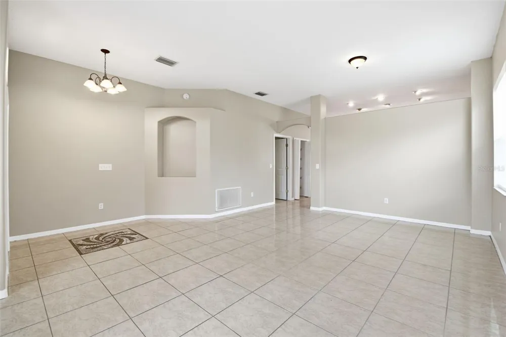5337 OUTLOOK WAY Zephyrhills, FL 33541