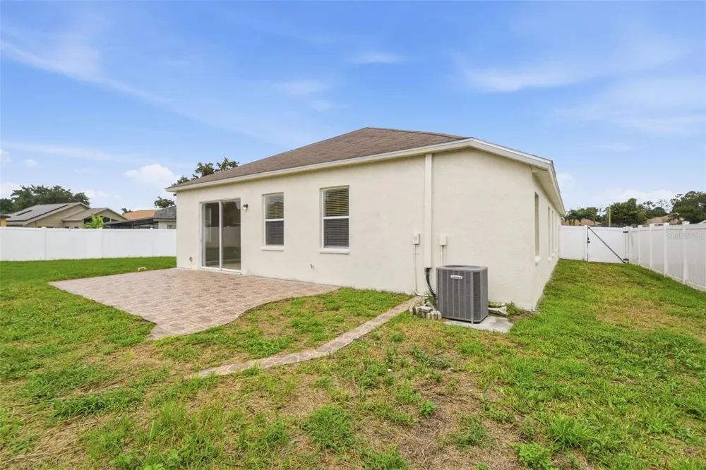 5337 OUTLOOK WAY Zephyrhills, FL 33541
