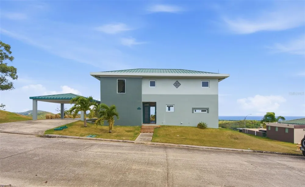 98 HACIENDA MARGARITA Luquillo, PR 00773