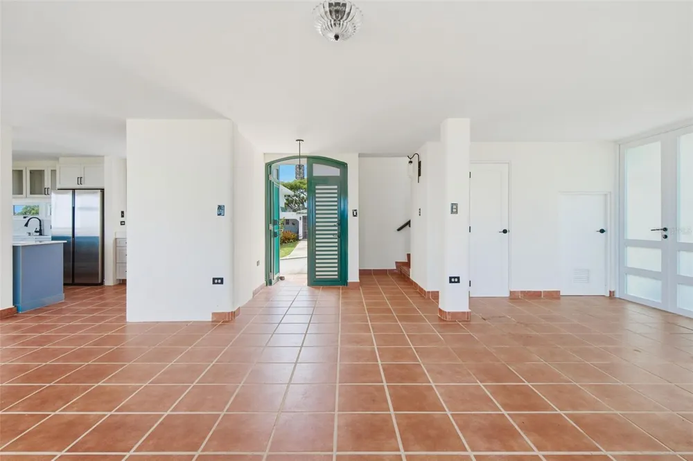 98 HACIENDA MARGARITA Luquillo, PR 00773