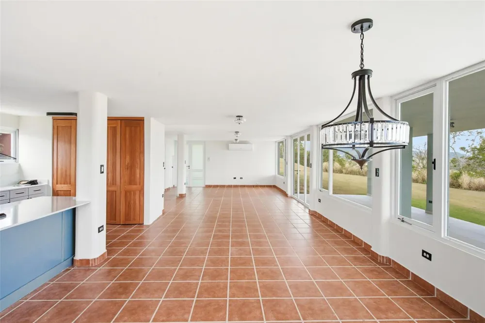 98 HACIENDA MARGARITA Luquillo, PR 00773