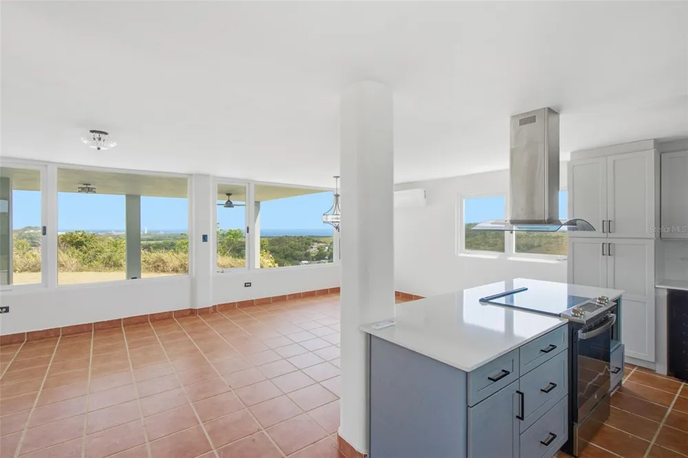 98 HACIENDA MARGARITA Luquillo, PR 00773