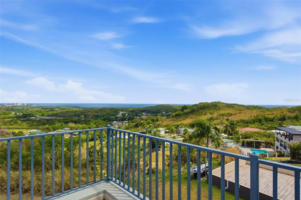 98 HACIENDA MARGARITA Luquillo, PR 00773