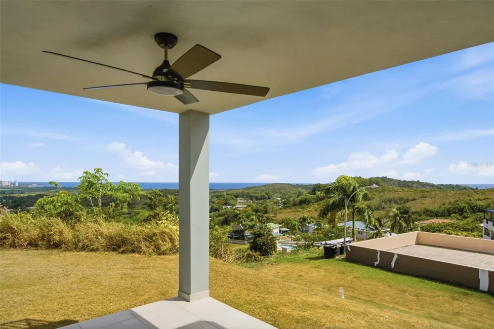 98 HACIENDA MARGARITA Luquillo, PR 00773