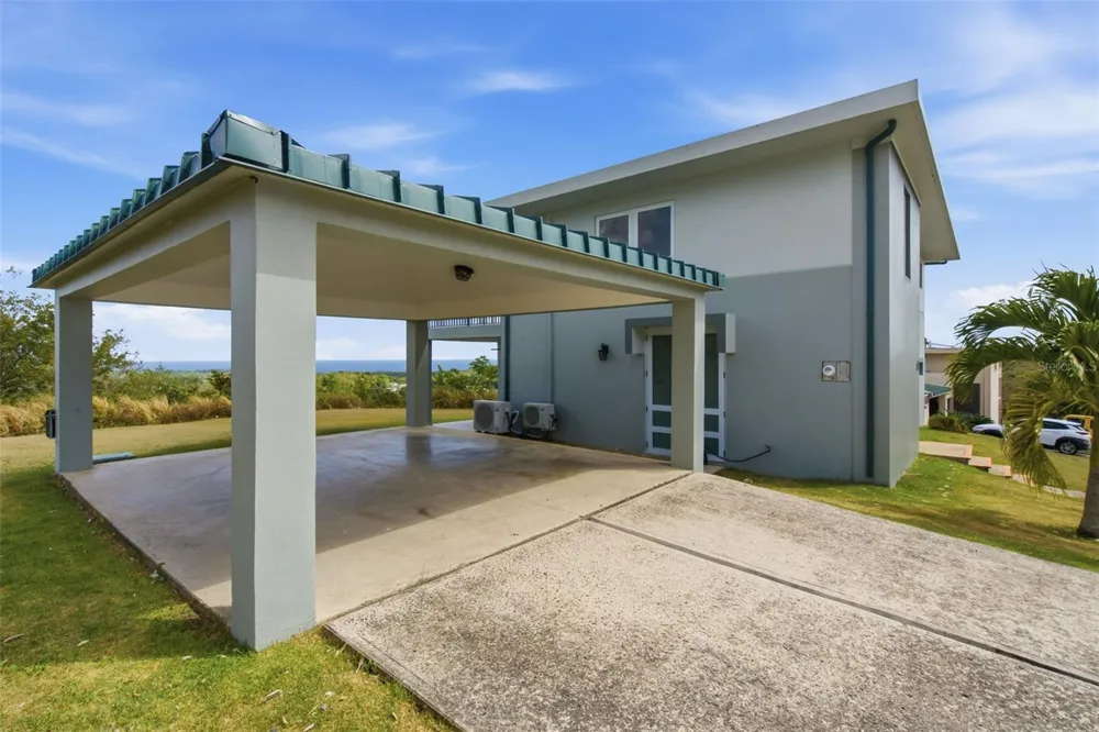 98 HACIENDA MARGARITA Luquillo, PR 00773