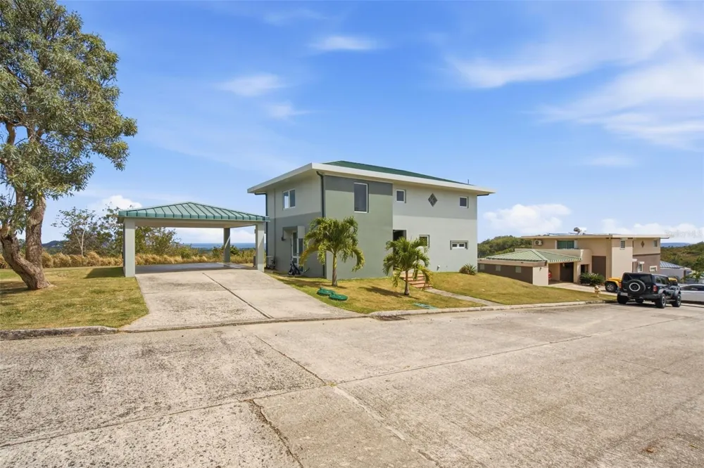 98 HACIENDA MARGARITA Luquillo, PR 00773