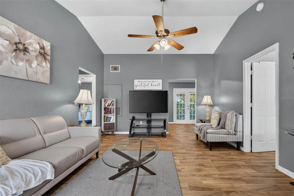125 CHEROKEE DRIVE Auburndale, FL 33823