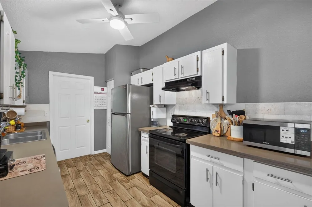 125 CHEROKEE DRIVE Auburndale, FL 33823