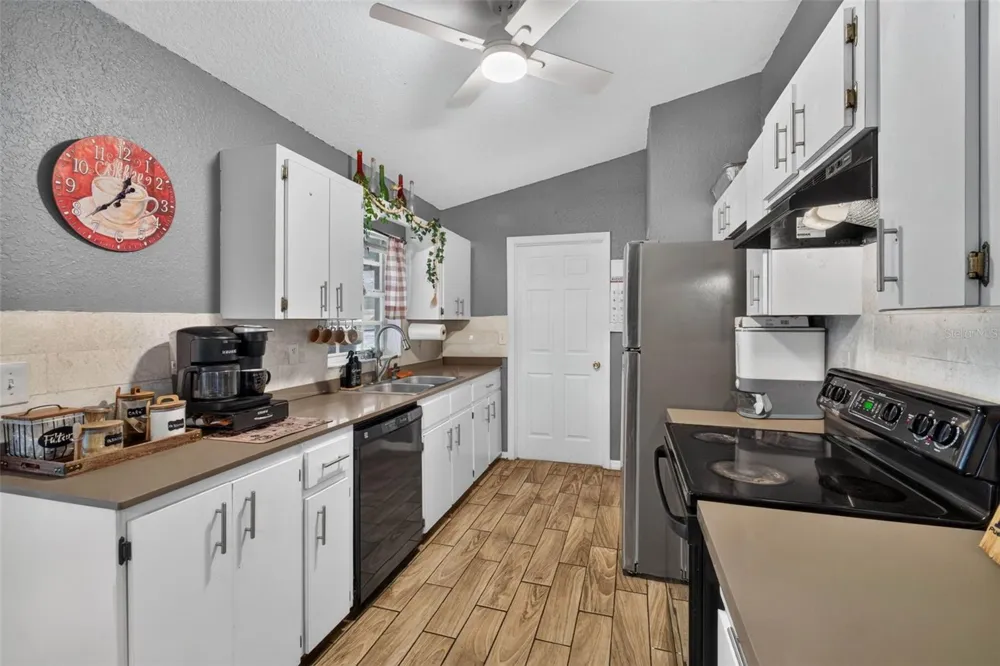 125 CHEROKEE DRIVE Auburndale, FL 33823